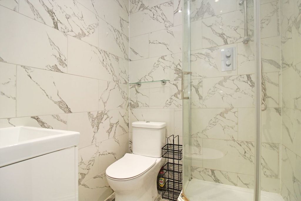 Property photo 3 of 3