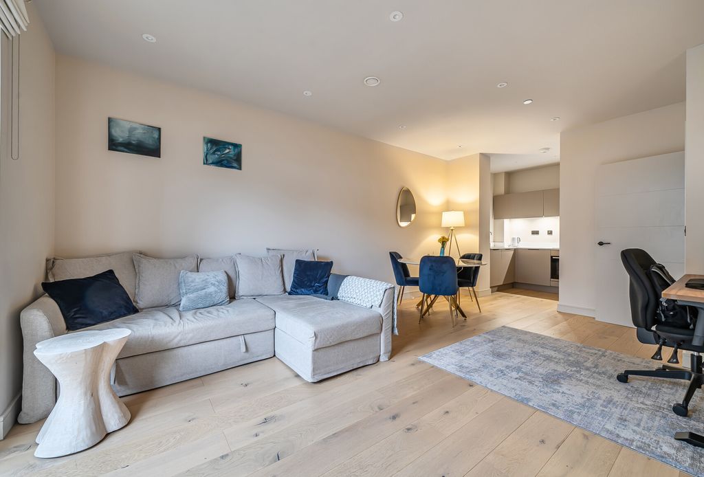 Property photo 2 of 10 1415739-9-6995A8c...