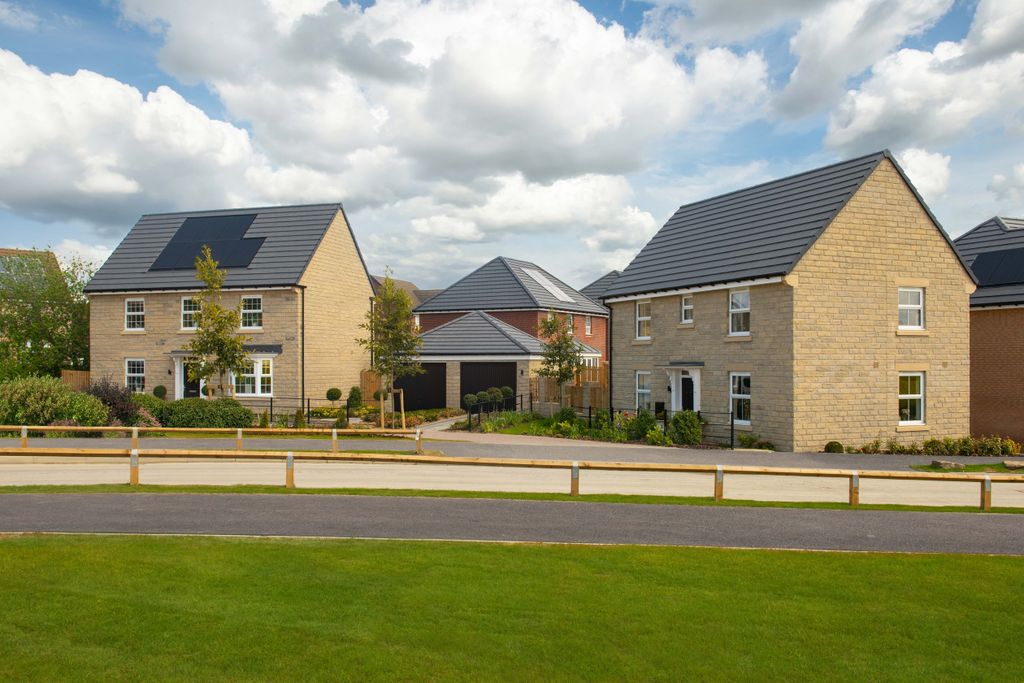Property photo 1 of 10 Castle Syke Grange Street Scene