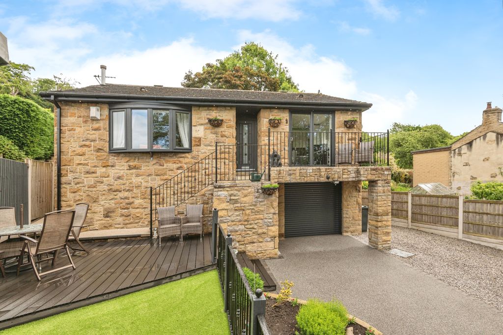 Property photo 1 of 15 Detached Bungalow