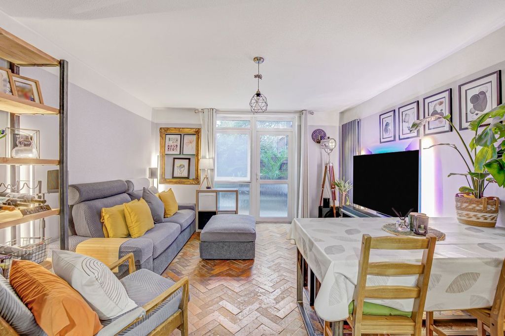 Property photo 1 of 9 Picture No. 12