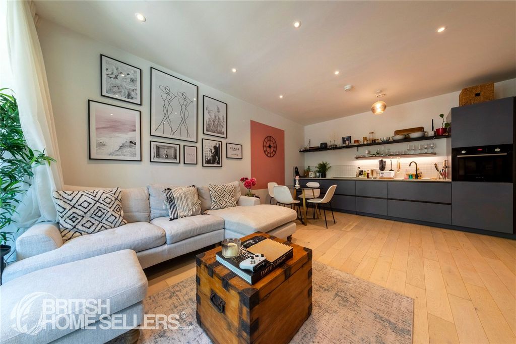 Property photo 3 of 16 Picture No. 06