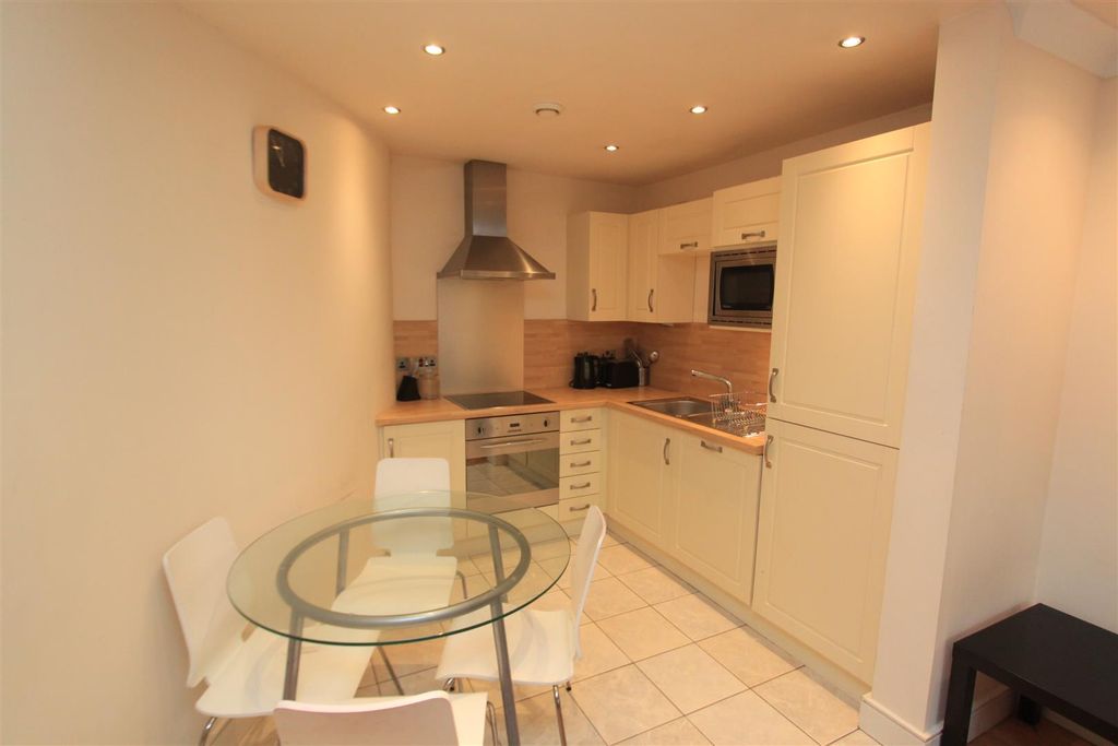 Property photo 2 of 9 Kitchen.Jpg