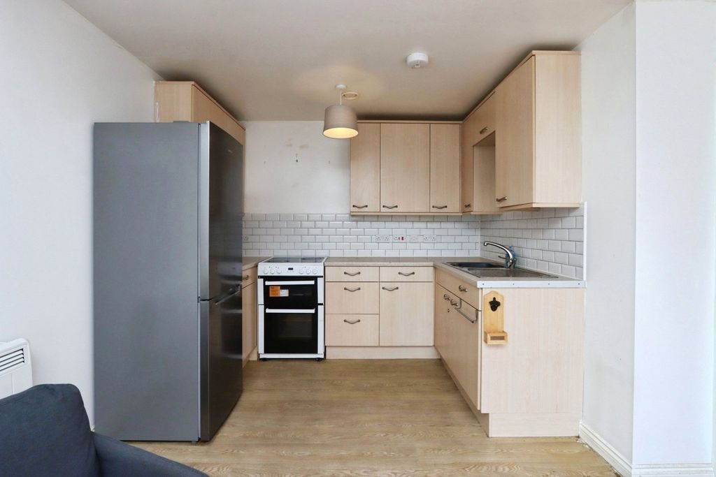 Property photo 2 of 16 Picture No. 03