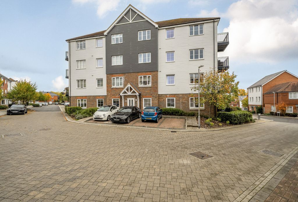 Property photo 1 of 18 1344771-1-68Ecd50...