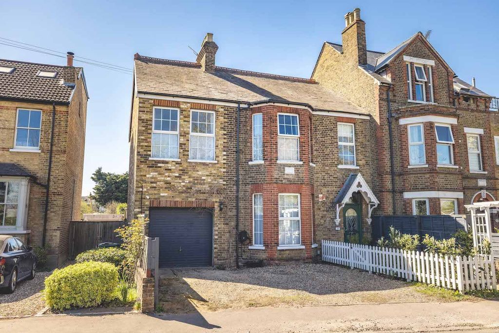 Property photo 1 of 27