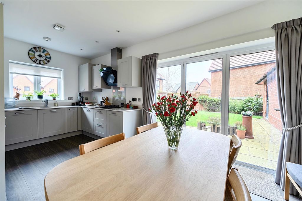 Property photo 2 of 21 1416089-20-6995Cb5Bb0c45.Jpg