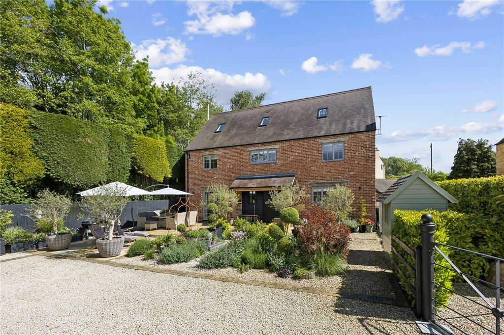 Property photo 1 of 18 The Coach House
