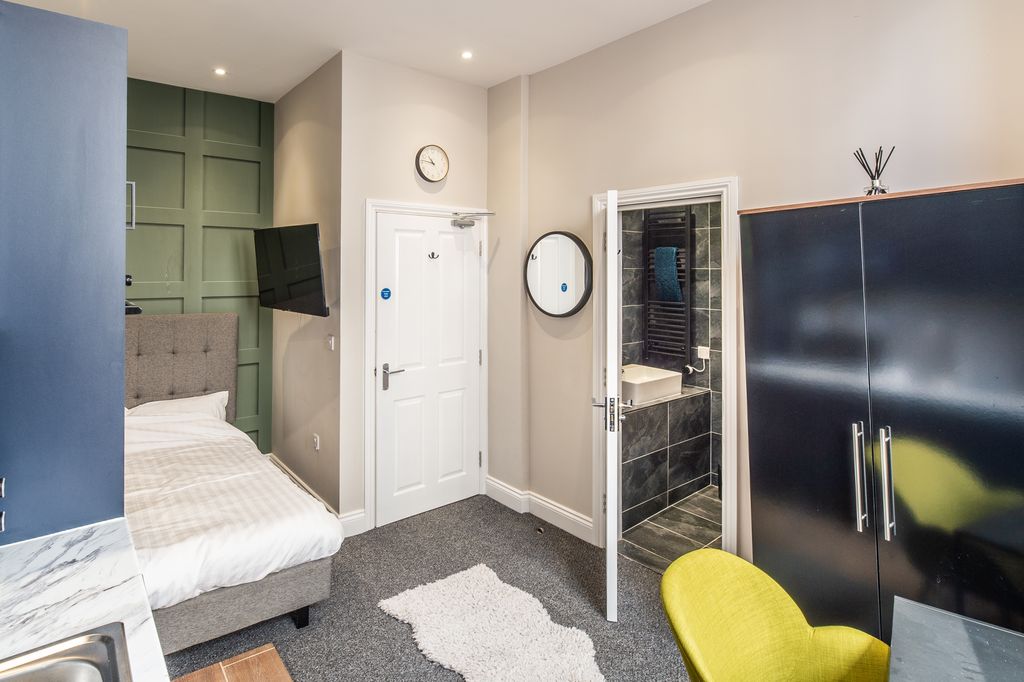 Property photo 1 of 10 Canning Place B105-005