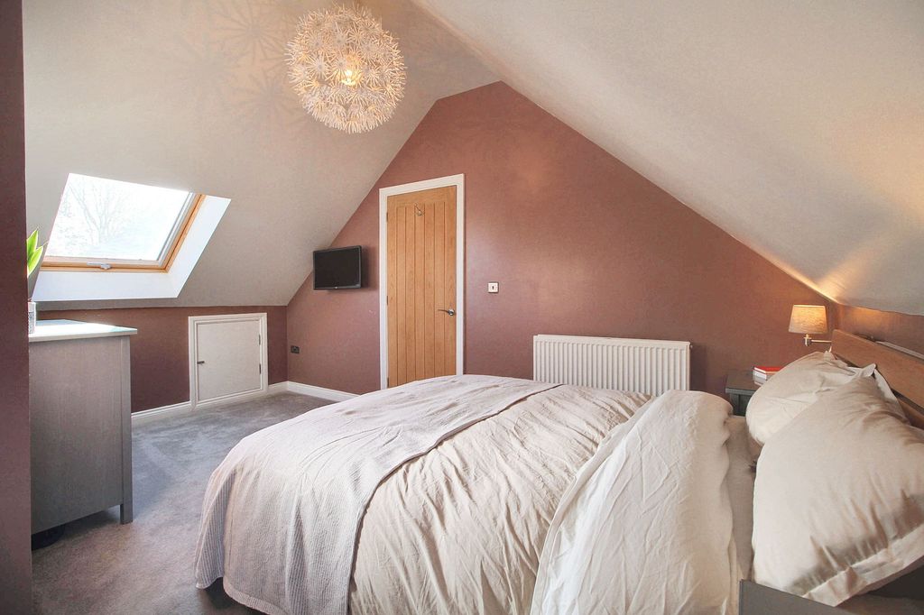 Property photo 3 of 32