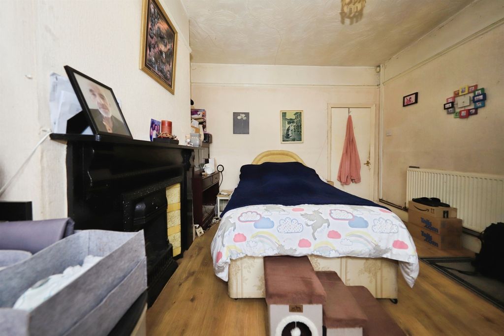 Property photo 2 of 16
