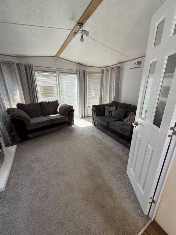 Property photo 2 of 29