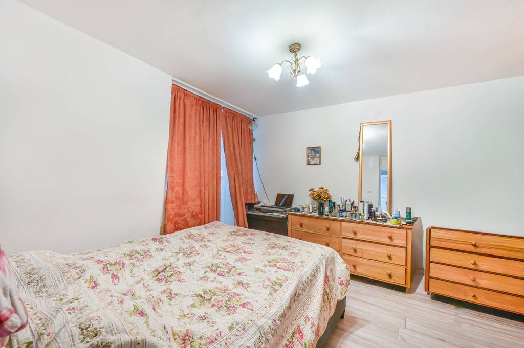 Property photo 3 of 11