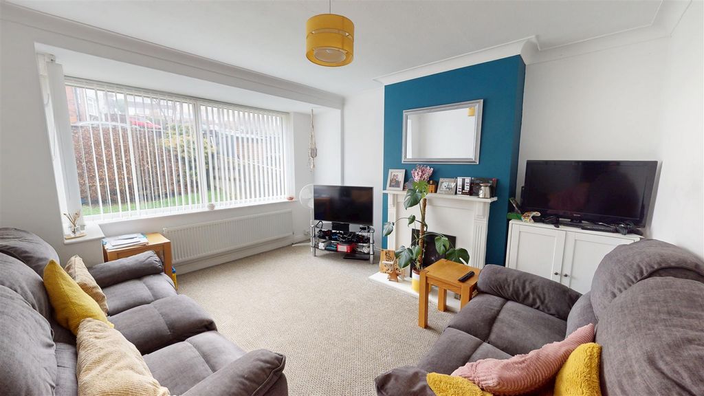 Property photo 2 of 14 Living Room