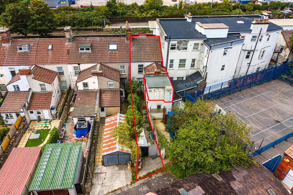 Property photo 3 of 30 116 Portview Road, Avonmouth, Bristol Bs11 9Jb | F