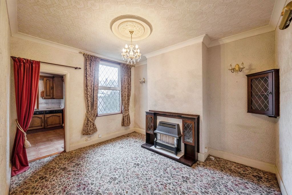 Property photo 2 of 12