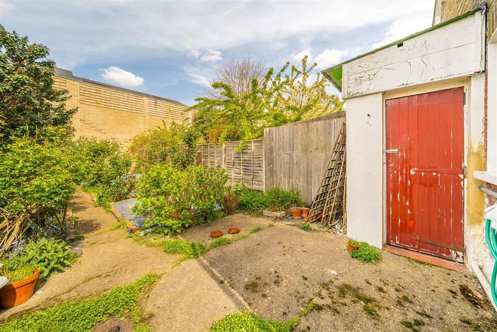 Property photo 2 of 9