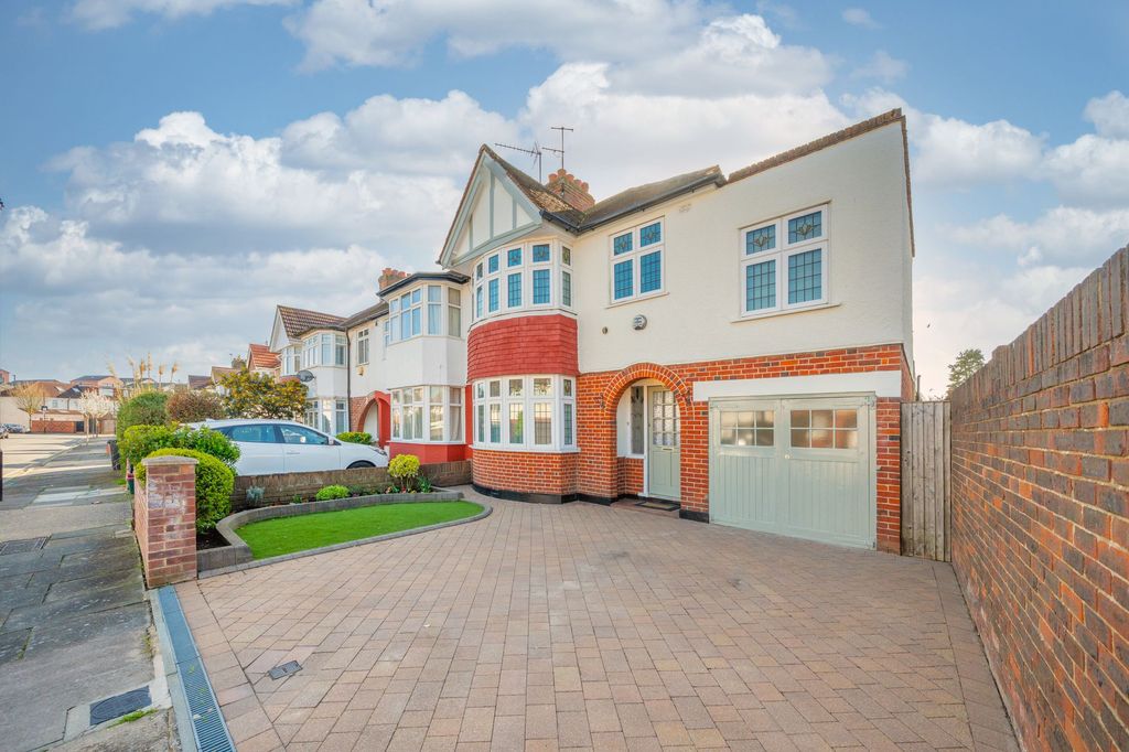 Property photo 1 of 18