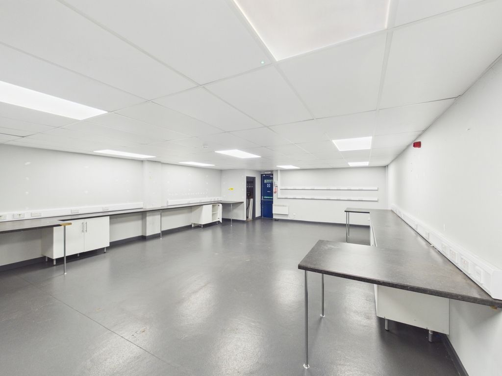 Property photo 3 of 6 Photo 4