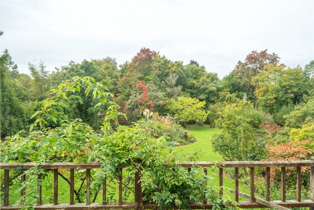 Property photo 2 of 18 Picture No. 11