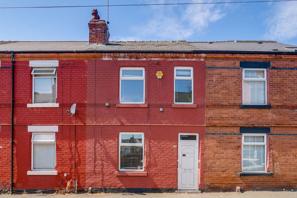 Property photo 1 of 17