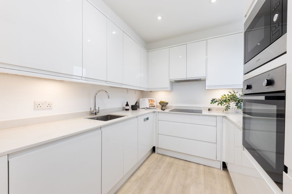 Property photo 2 of 16 Kitchen