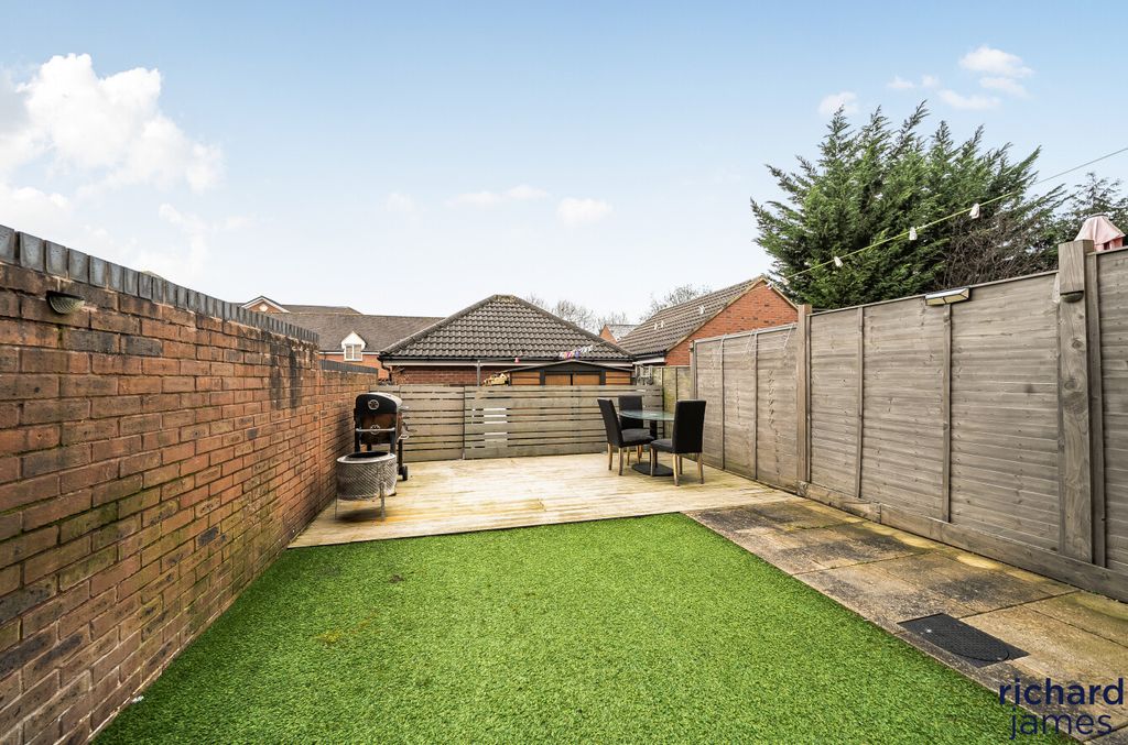 Property photo 2 of 12 1B66208E03B24225863A700c067Ed713