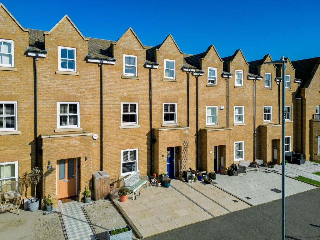 Property photo 1 of 31