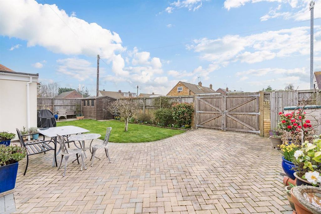 Property photo 2 of 21