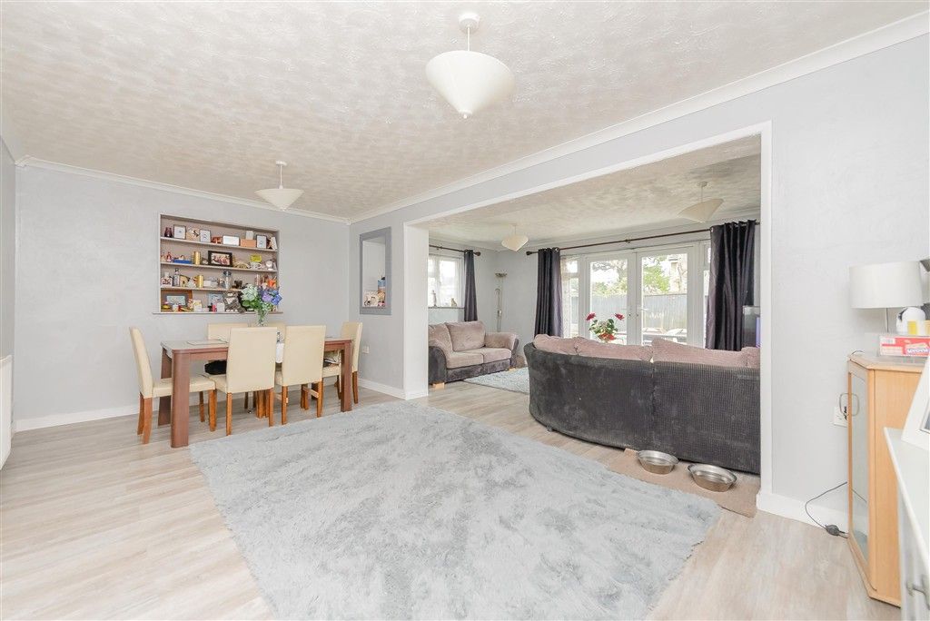 Property photo 3 of 14 Dining Area