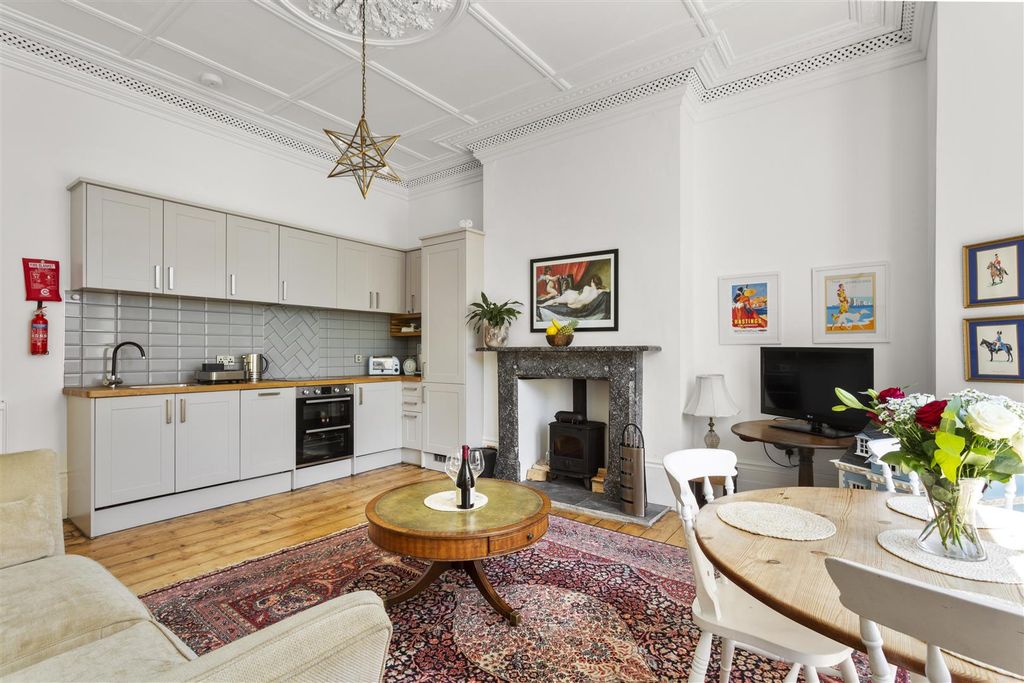 Property photo 2 of 18 Living Room