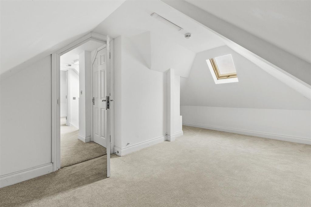 Property photo 2 of 11 Acme House, Wooburn Moor, Hp10 0Nh New-3.Jpg