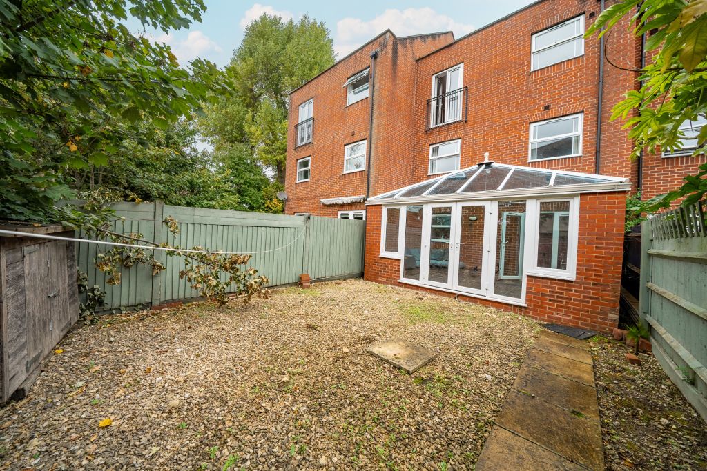 Property photo 2 of 27