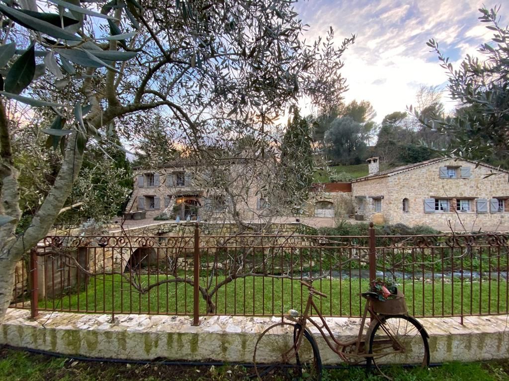 Property photo 1 of 35