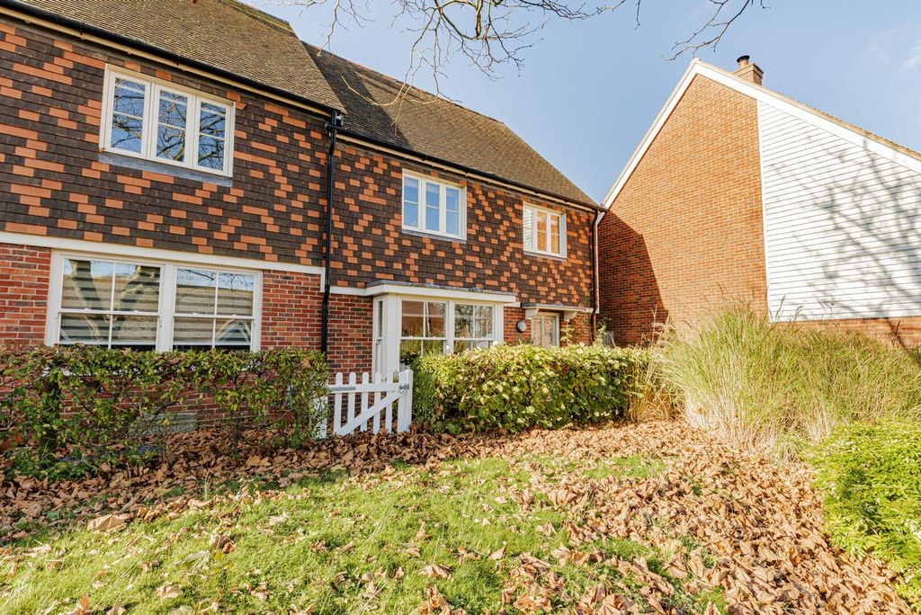 Property photo 1 of 25 Front (Exterior)