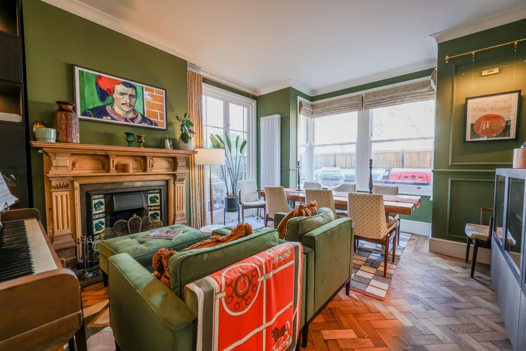 Property photo 2 of 37