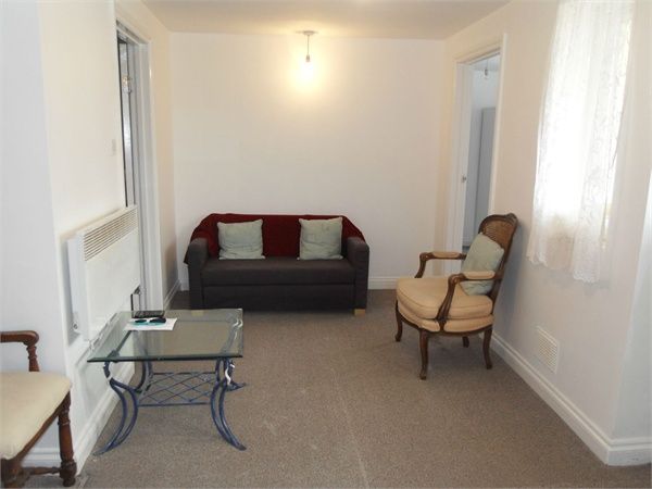 Property photo 2 of 6 Lounge