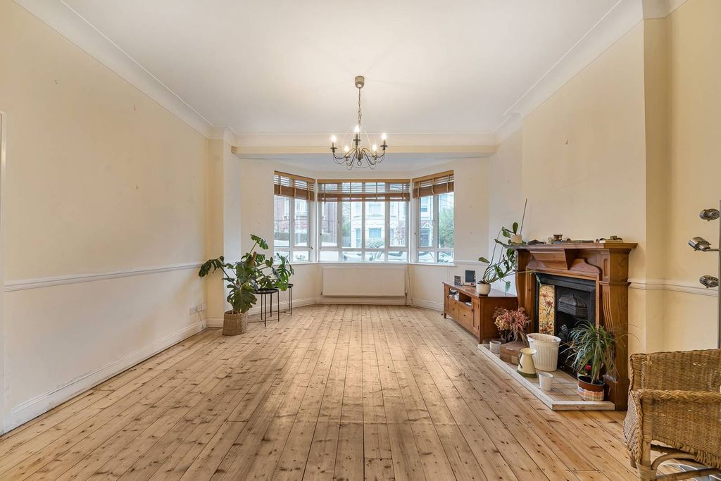 Property photo 3 of 20