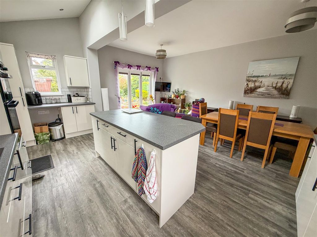 Property photo 2 of 23 Kitchen Area