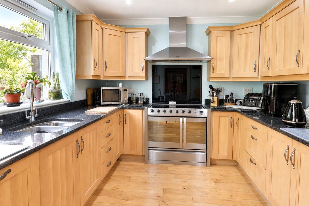 Property photo 2 of 17 Picture No. 02