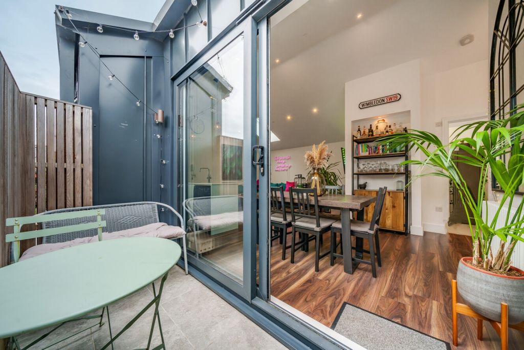 Property photo 3 of 7 1140001 (7)