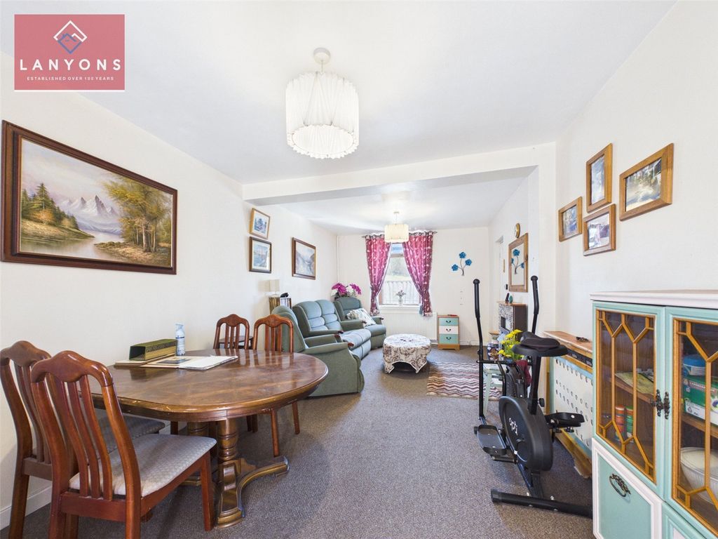 Property photo 3 of 14 Picture No. 04