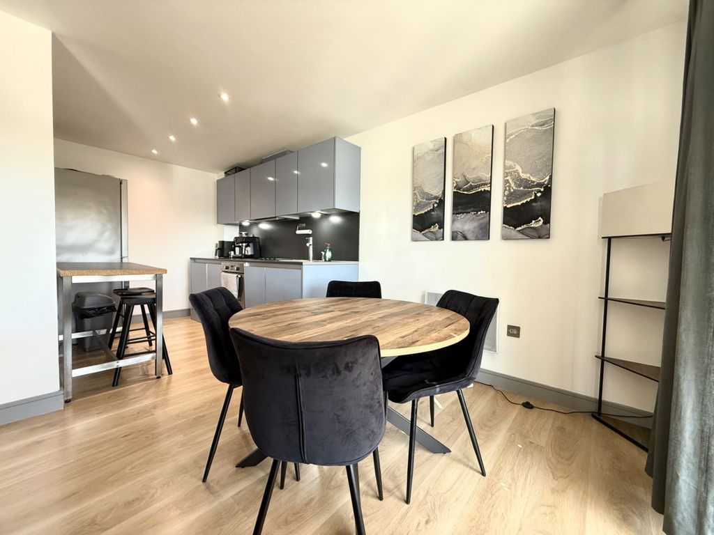 Property photo 1 of 9 1440751E-c020-4A14-92B2-2Bd19Ff86931