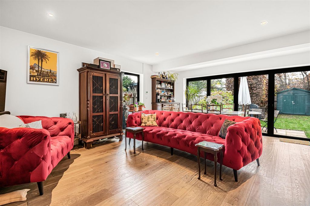 Property photo 3 of 29