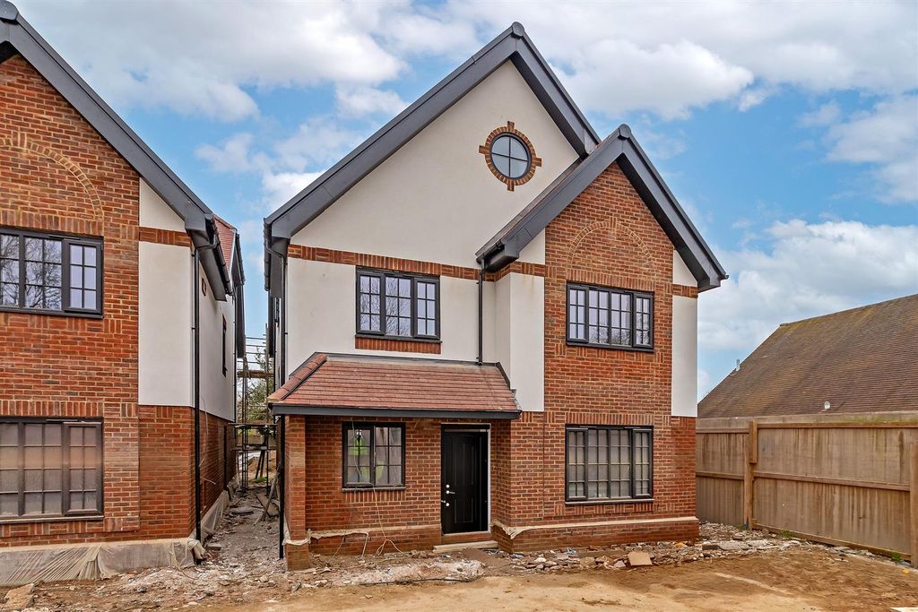 Property photo 1 of 13 Silverwoods-6.Jpg