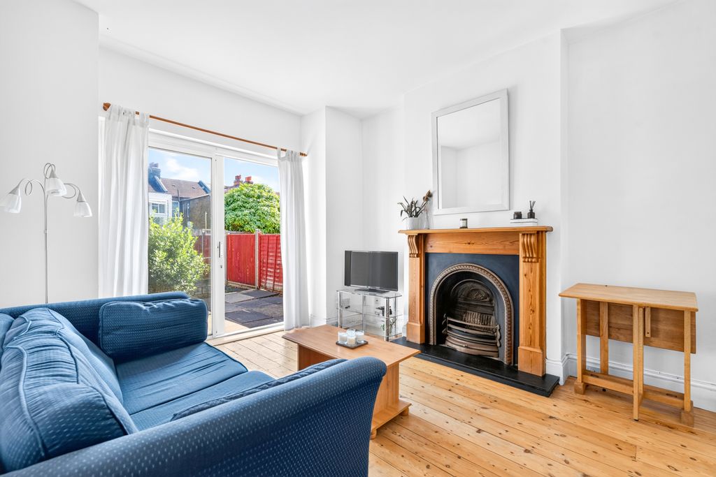 Property photo 2 of 11