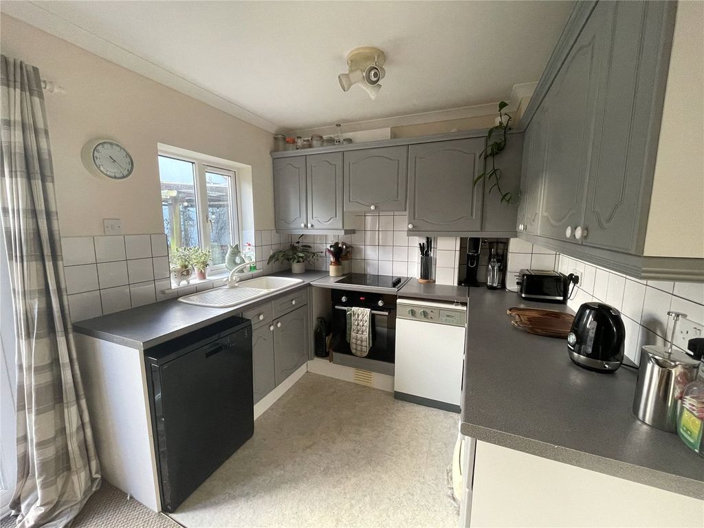 Property photo 3 of 16 Picture No. 32