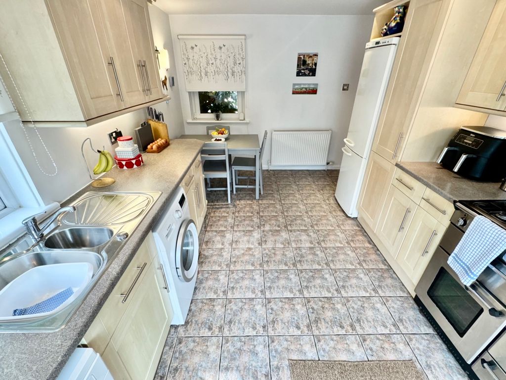 Property photo 3 of 42 North Street, Dalry Kitchen