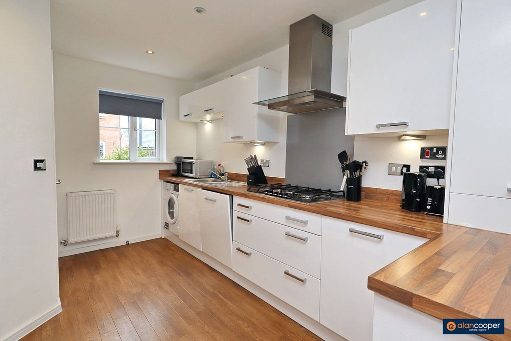 Property photo 3 of 23 4096805