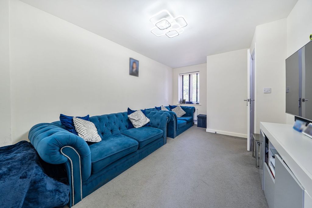Property photo 3 of 24